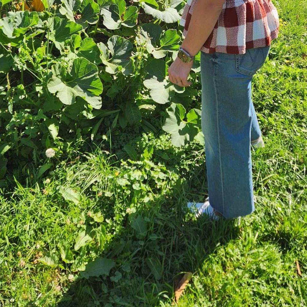 MOTHER The Roller Wide-Leg Jeans in Riding The Cliffside.